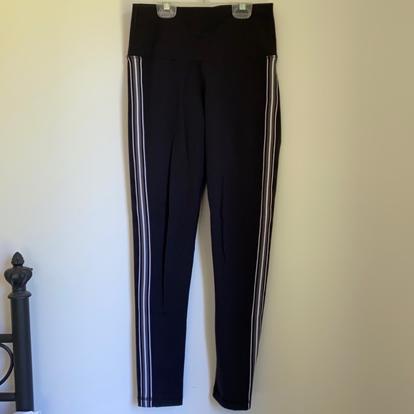 Women’s Small TNA legging EUC - Picture 2 of 4